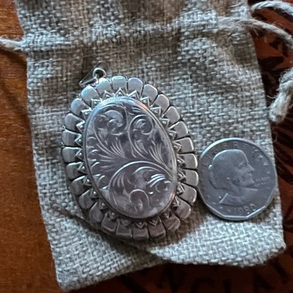 Birmingham Sterling Large Locket Antique - Org. $700 - Picture 2 of 10